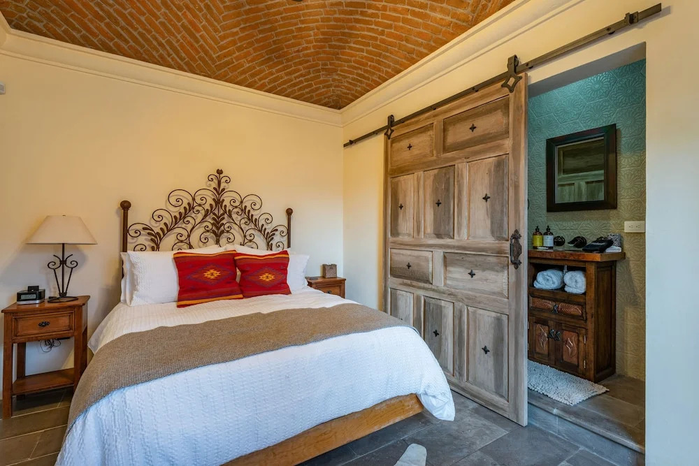 Casa Esperanza, 2BR Designer Charm + Rooftop Views