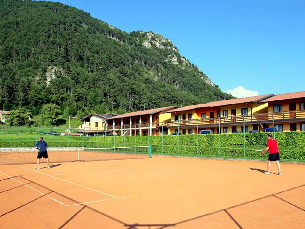Lake Garda, Beautiful Residence Features Many Facilities