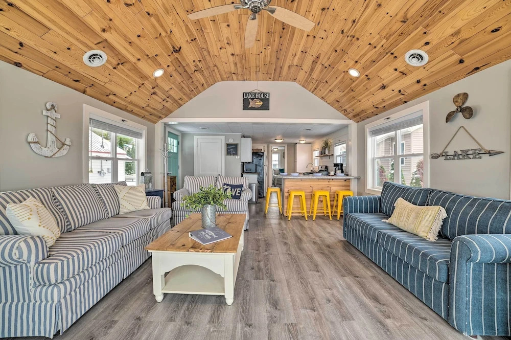 Charming Modern Cottage on Houghton Lake