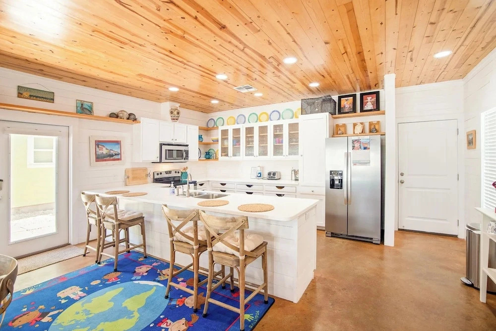 Bach Porch - Beach Gear Credit Included! 2 Shared Heated Pools