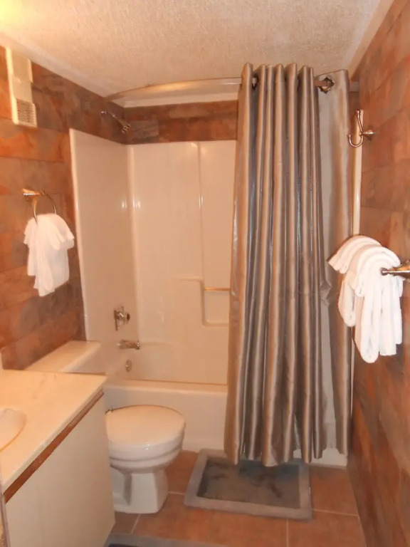 1007 Waters Edge Resort 1 Bedroom Condo