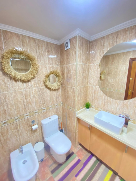 A Modern CBD APT with Pool & Gym - 2 min walk to Beach