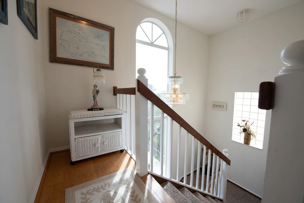 232 South Harbor Upstairs 3 Bedroom Apts by RedAwning