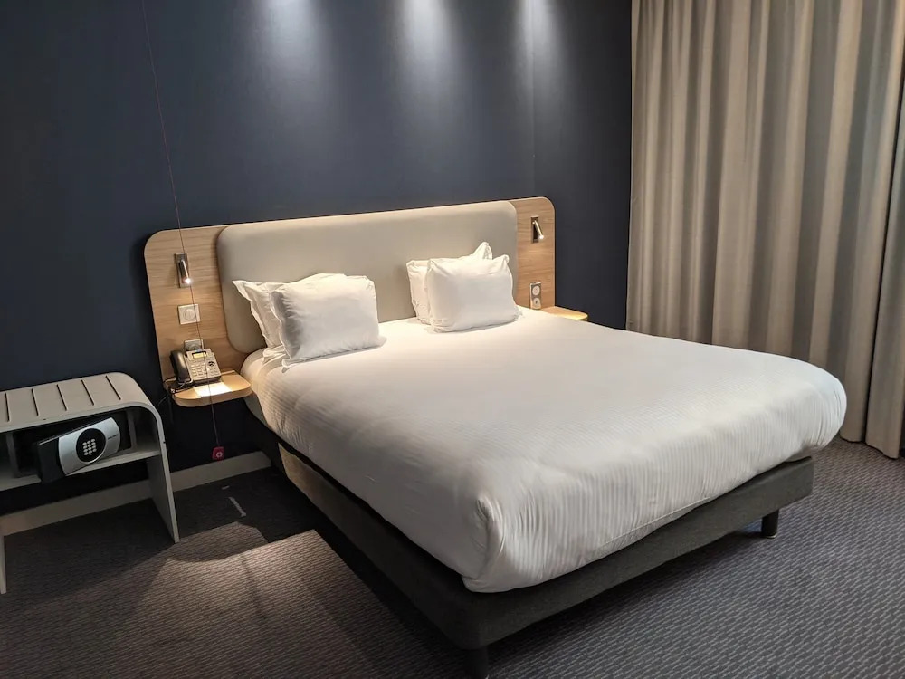 Holiday Inn Express Paris - Velizy by IHG