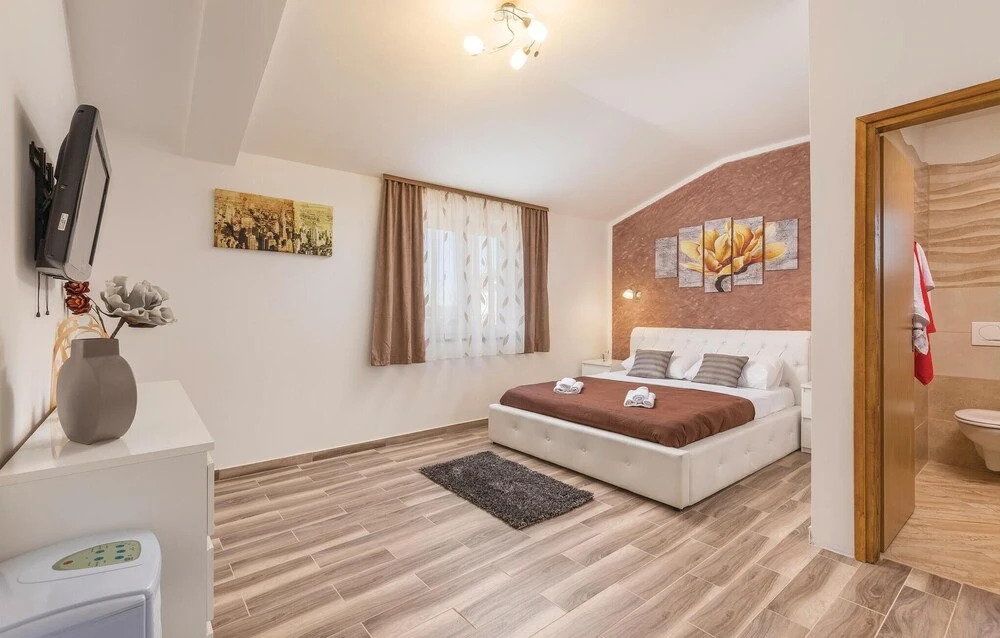 Gorgeous Home In Nedescina