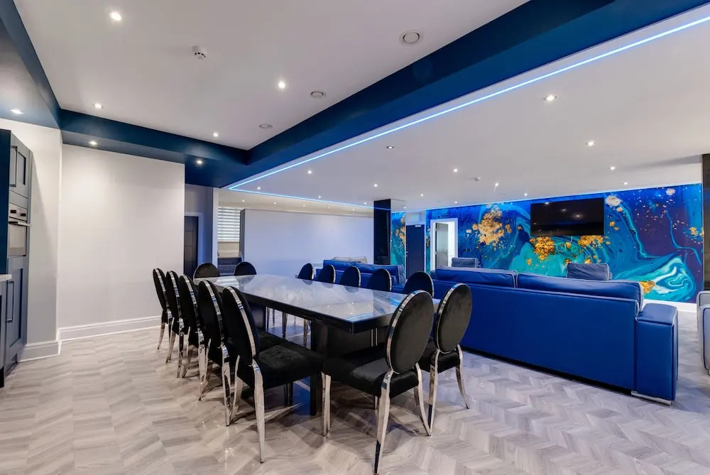 Temple Court Cavern Quarter Apartments by Happy Days