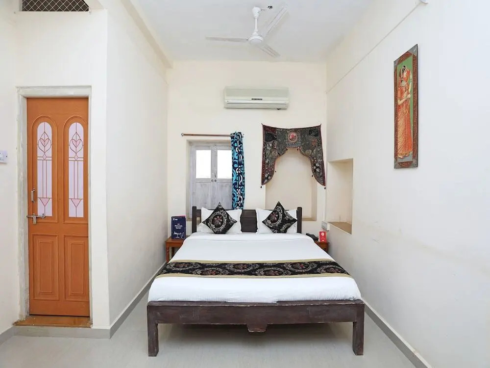 Hotel Heera Court