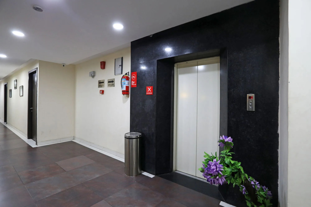 Hotel Flowers Inn