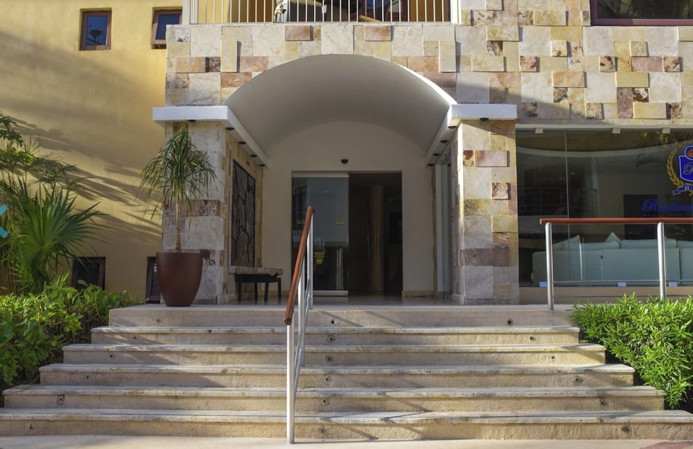 ELFARO 204SURF by Dream Playa Management