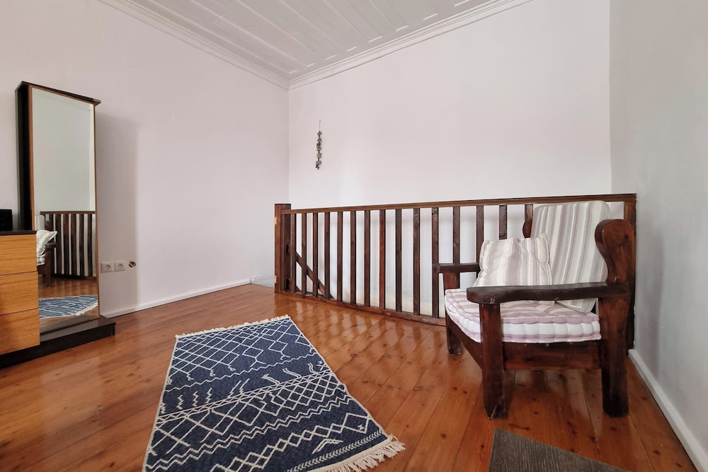 1-bed House Sleeps 4 - Free Parking, Patio, Wifi