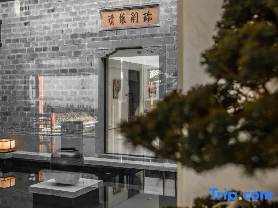 JUN Boutique,Dongqian Lake