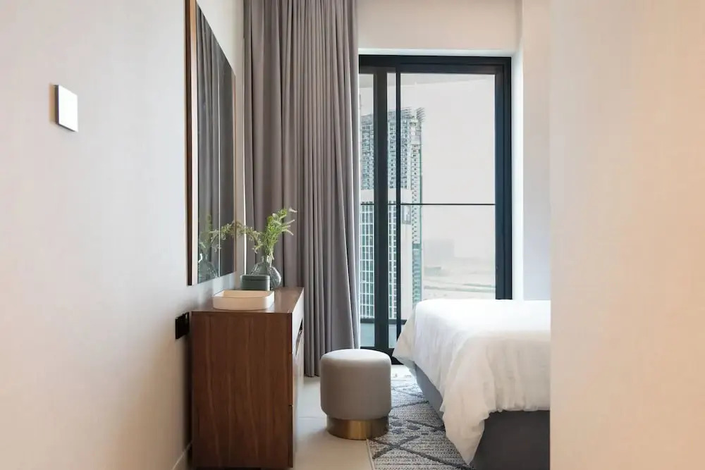 Spacious 2BR Canal View - Heart of B Bay