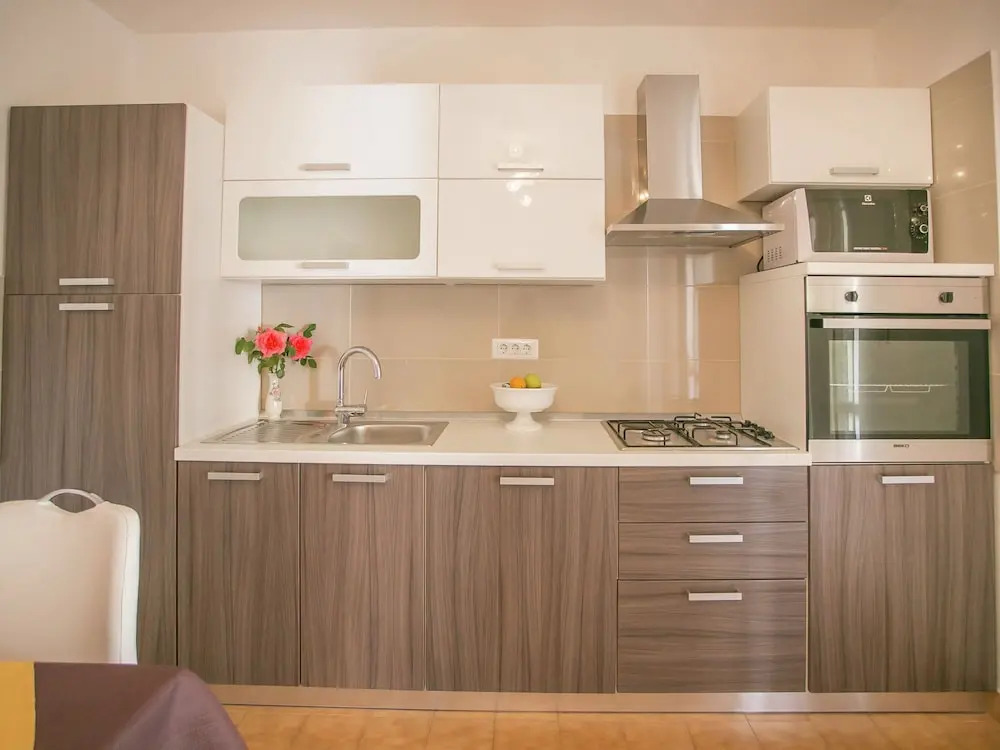 Apartment With two Bedrooms, Terrace and Bbq, on Quiet Location