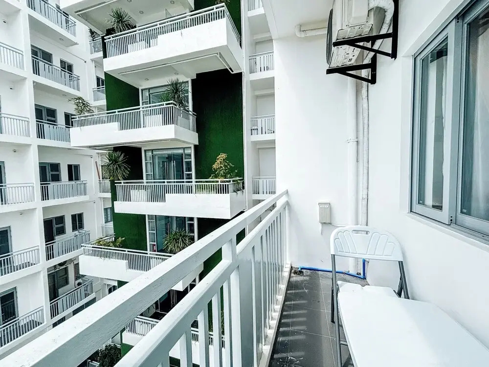 A Minimalist Urban Retreat