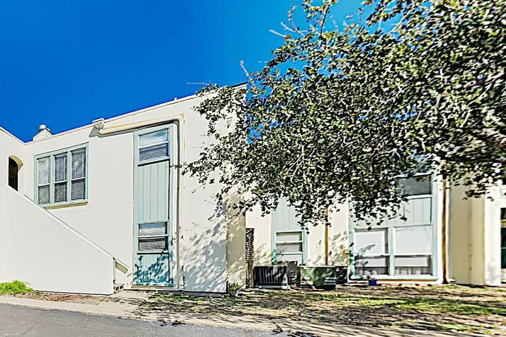 New Listing! Remodeled W/ Pool, Pier, Tennis 3 Bedroom Condo