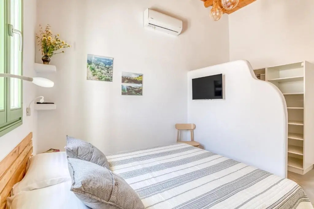 Magic 5 bdrm Villa With Swimming pool in Paros
