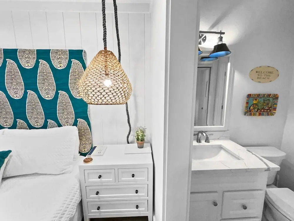 Endless Waves -208 ES - 1 Br condo by RedAwning