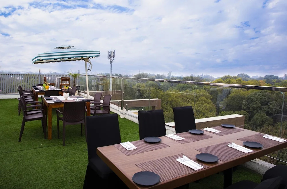 The Moziac Hotel