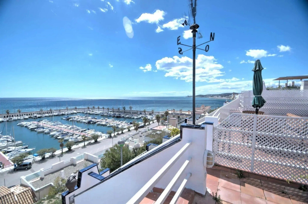 The Moonlight Sea View - 3 Bedroom Apartment - RNU 65118