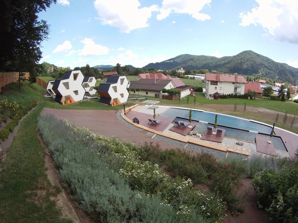 Apartments Beeland Skok