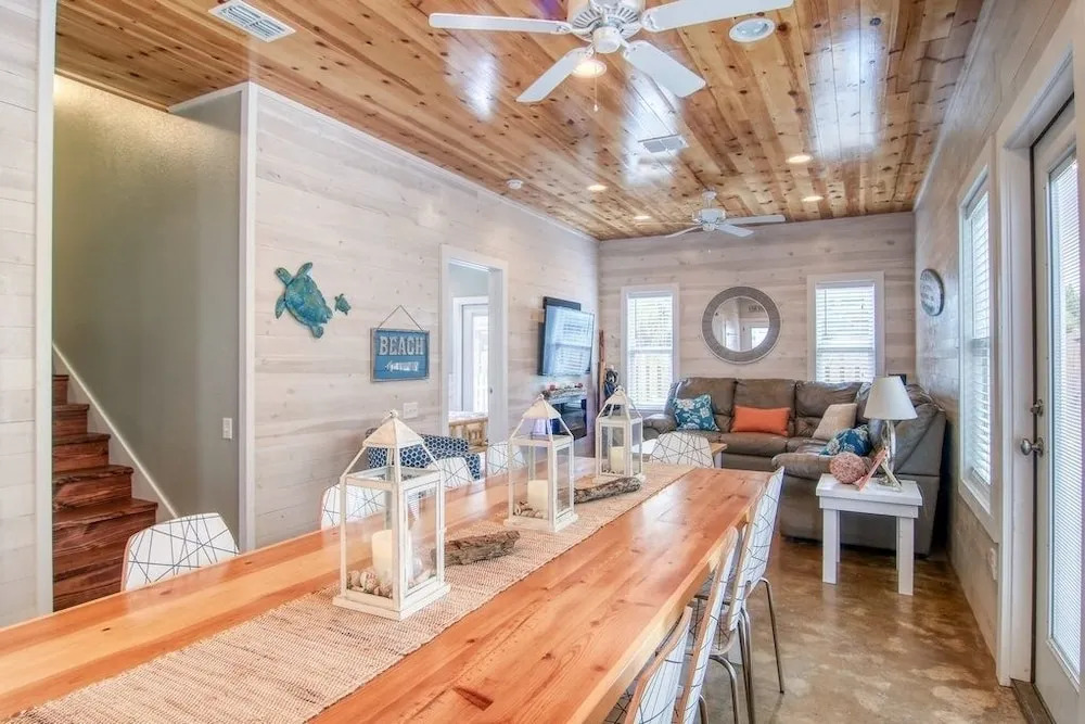 Beach Bear Lodge Unit 1 4 Bedrooms 3.5 Bathrooms Home