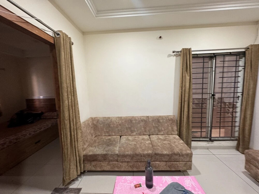 Home Escape 1bhk near Bombay Hospital