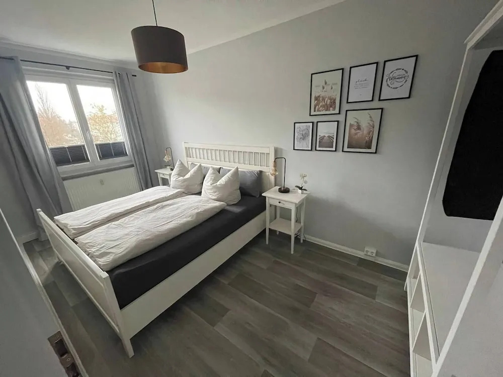 Charming 4-person Apartment in Hoyerswerda City Center