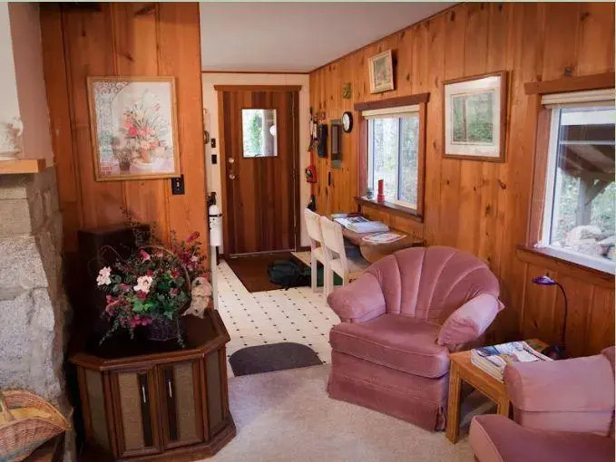 Lakeside Cottage
