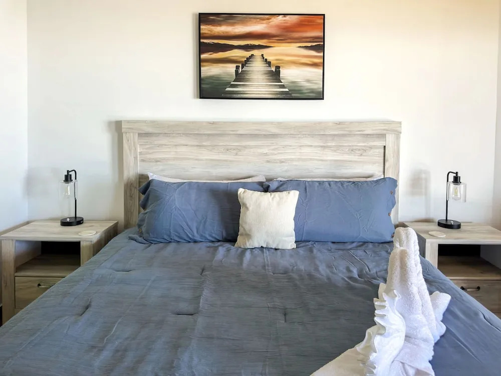 Steps to Sandy Beach Pool Renovated 2BR Condo