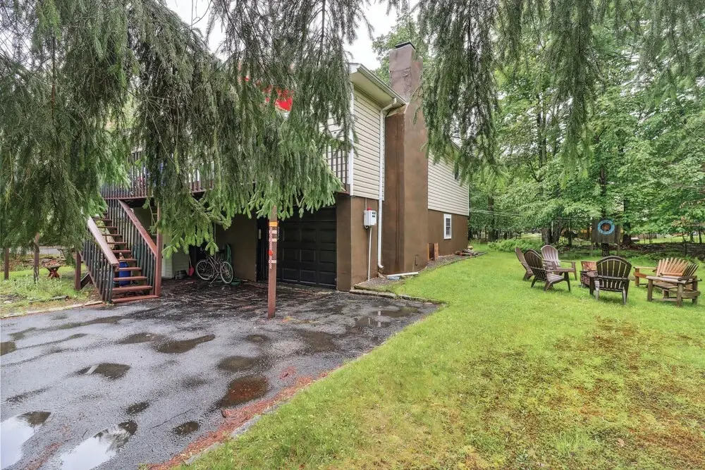 Tobyhanna Home w/ Fire Pits - 9 Mi to Kalahari!