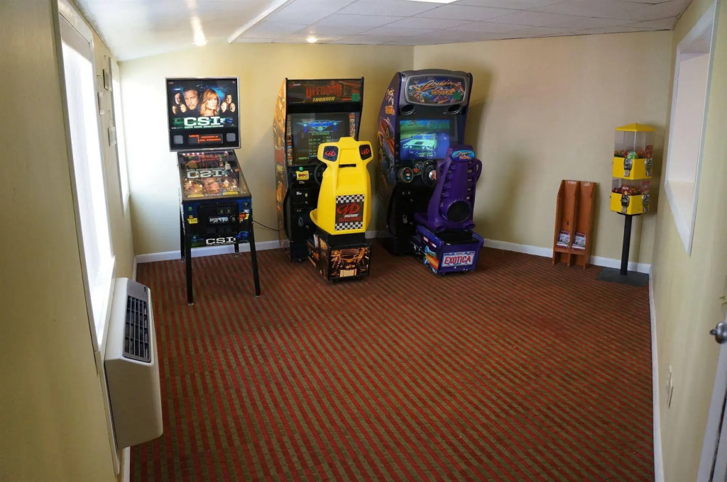 Admiralty Inn & Suites - a Red Collection Hotel