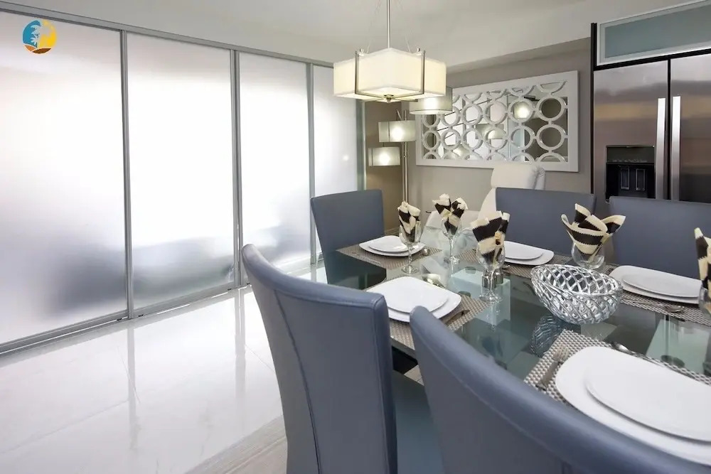 Alexander 519 3 Bedroom Apts by RedAwning