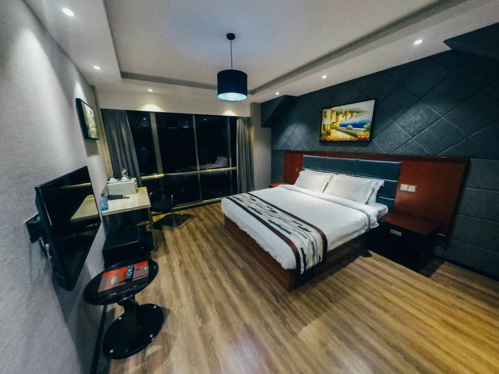 Swiss Lenana Mount Hotel