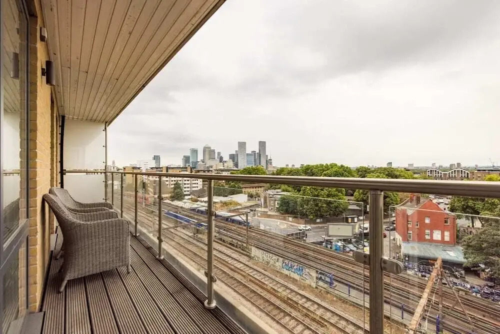 The Limehouse Classic - Endearing 2BDR Flat with Balcony