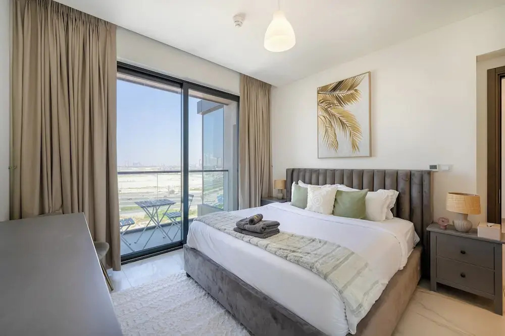 Marco Polo - Stunning 2BR with Burj View, Spacious Gym & Pool