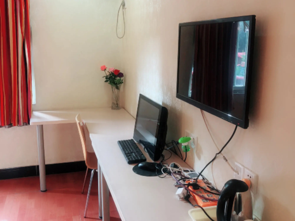 Yunji Hotel (Guangzhou Olympic Sports Center Dongpu Metro Station Branch)