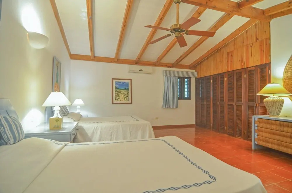 Golf Villa Close to the Beach No00