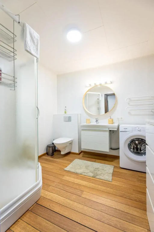 VIEW POINT APT@City Center+PKG, By Cohost