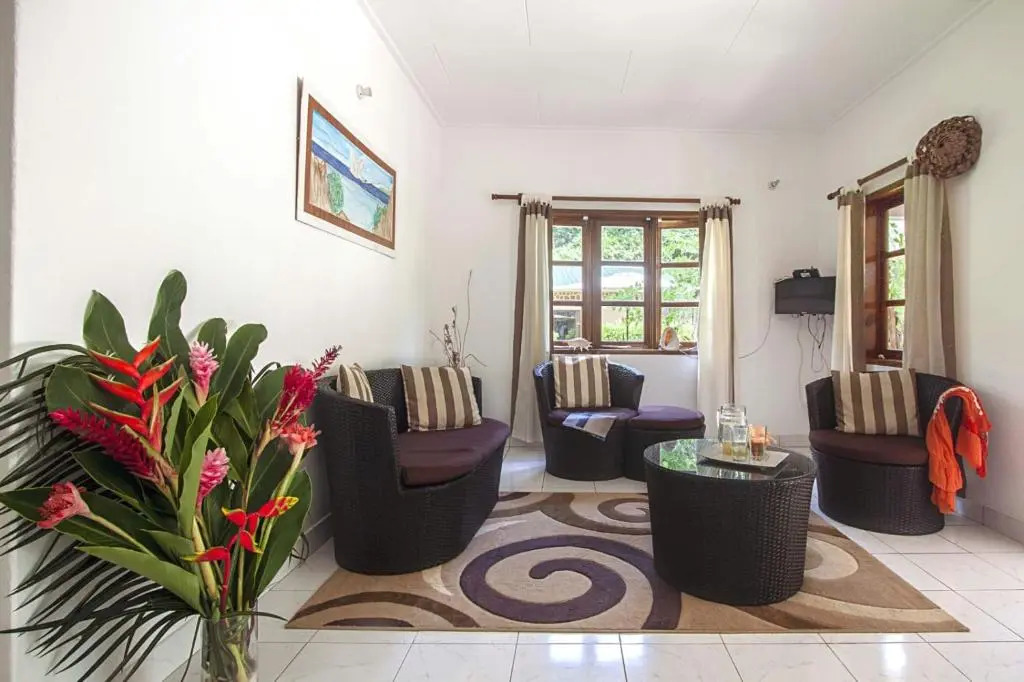 Tannette Villa