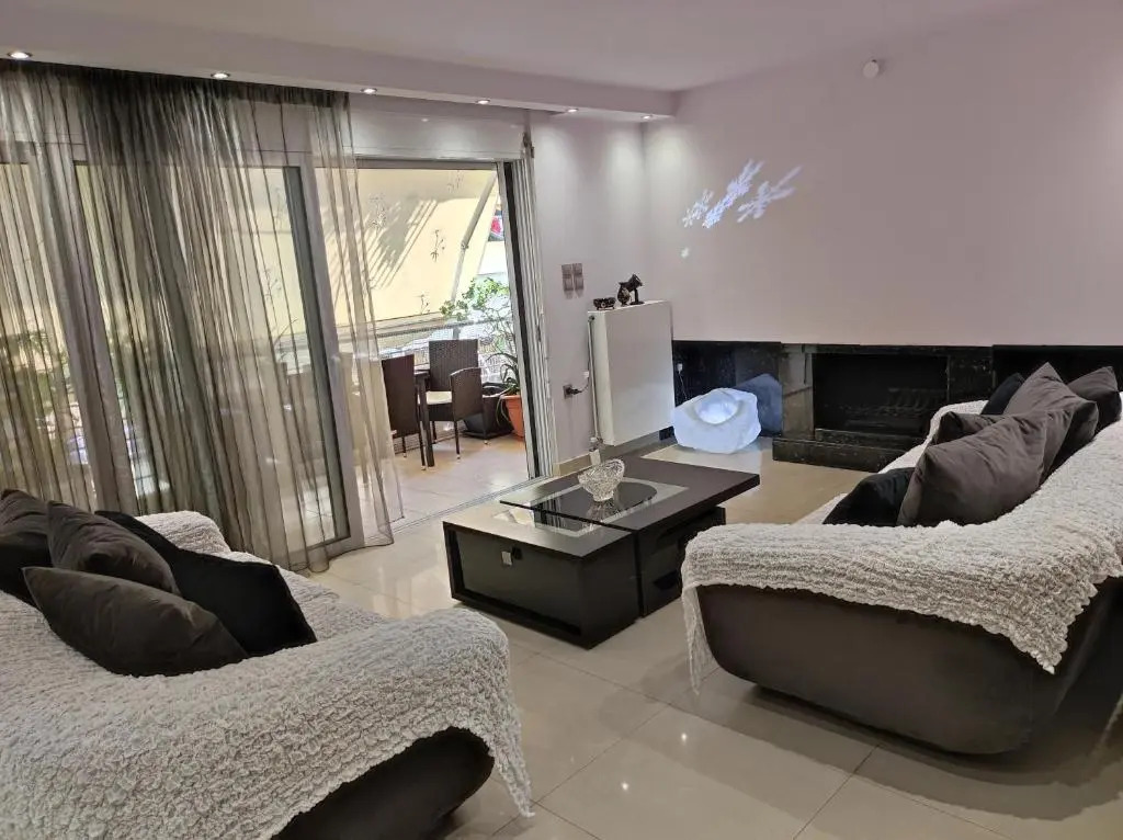 Maisonette 136m2 in Marina Zeas with Parking