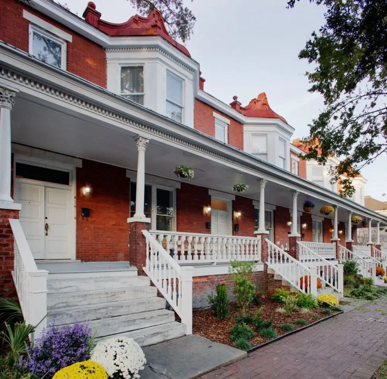2 Bed Oasis near Forsyth Park