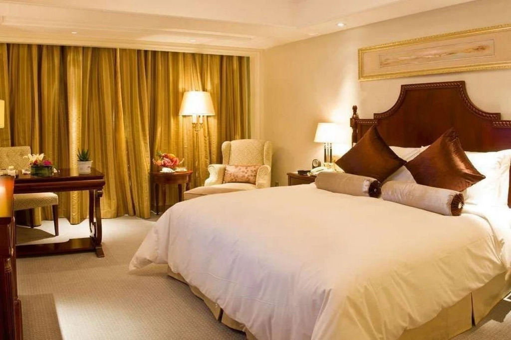 Days Hotel & Suites Fudu