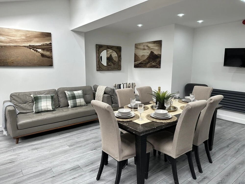 Stunning 4-bed House in Birmingham
