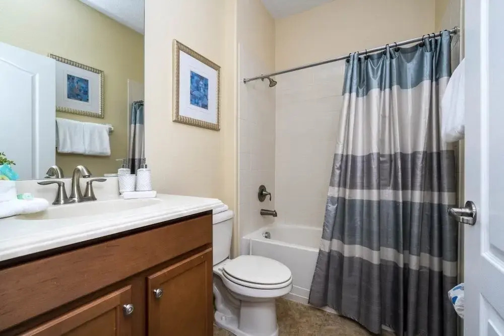 Family Pool Home Near Disney!! Modern Decor, Bbq ,resort W/ Tons Of Amenities! 6 Bedroom Home