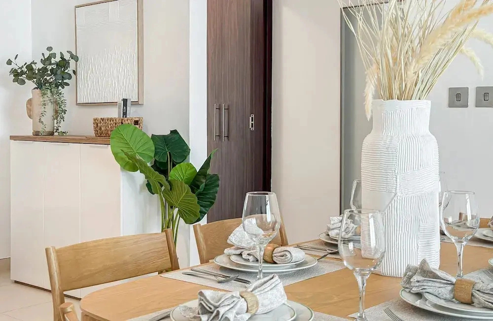 HiGuests - Azure Residences