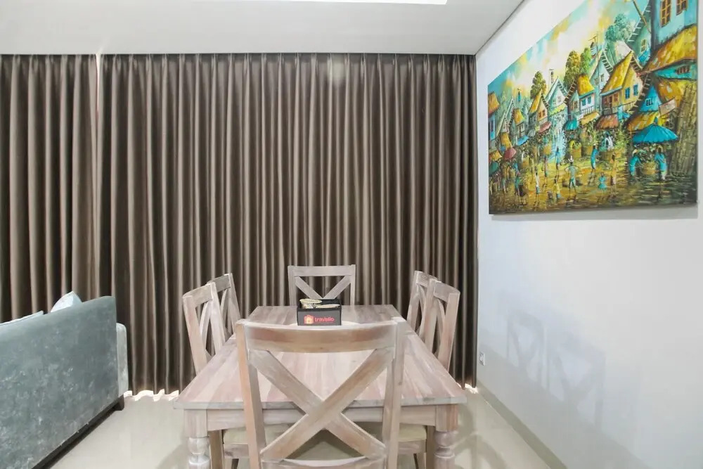 Best and Stylish 3BR with Balcony L'avenue Apartment