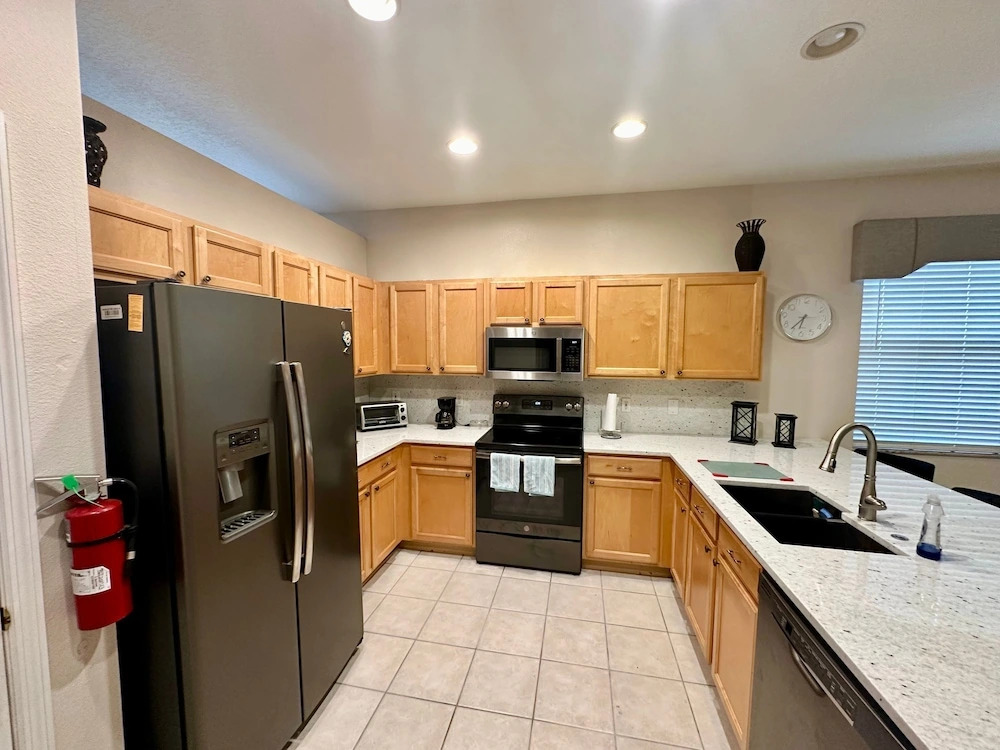 Grand Fabulous 4BR Pool Home Near Disney