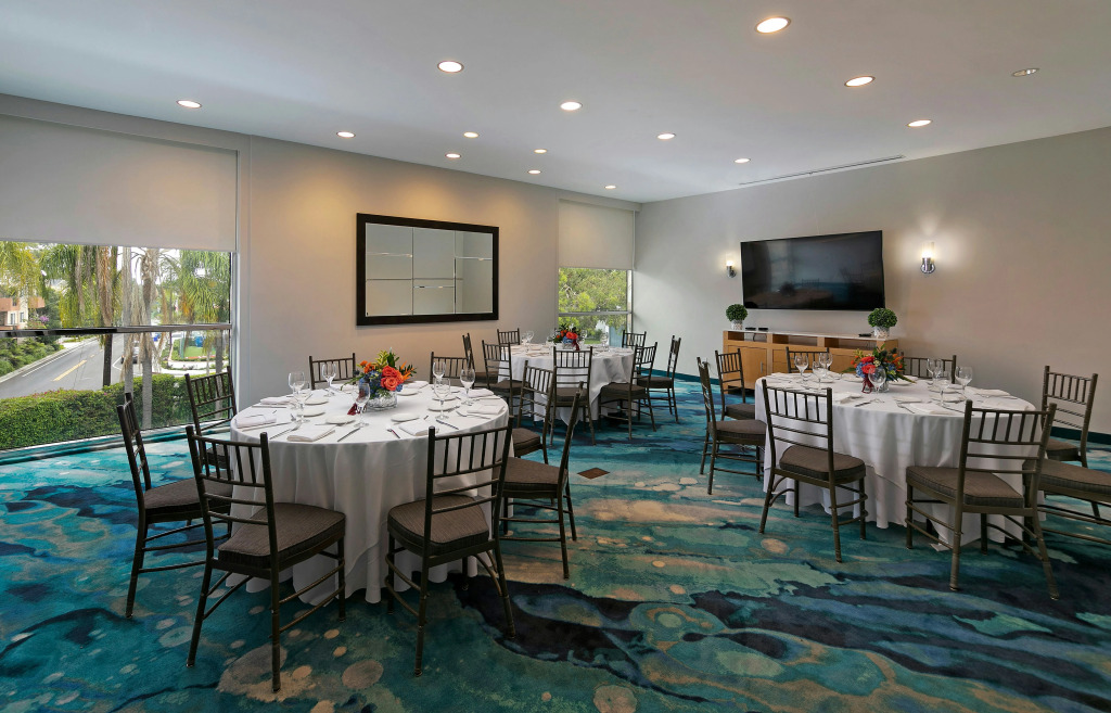 The Belamar Hotel Manhattan Beach, Tapestry by Hilton
