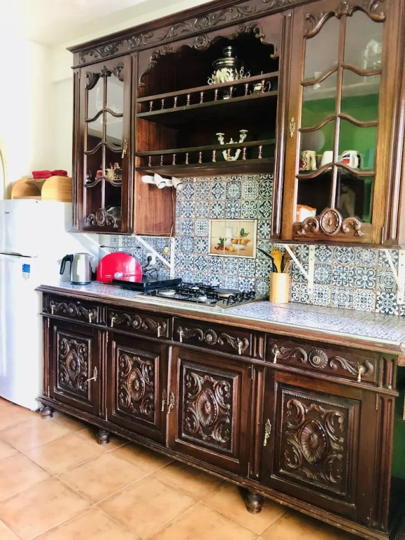 House Sleeps 4 with Private Garden