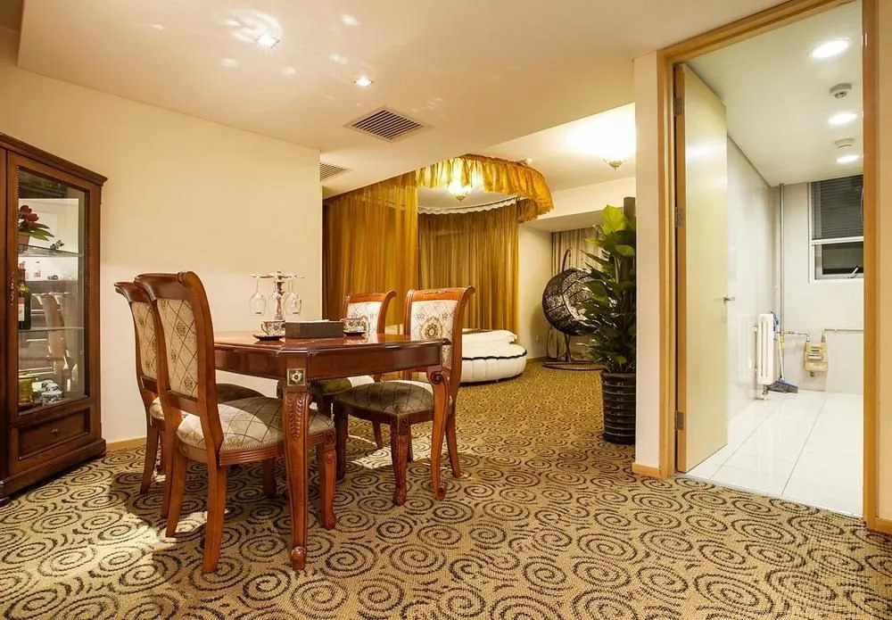 Shiyu Round-bed Theme Service Apartment